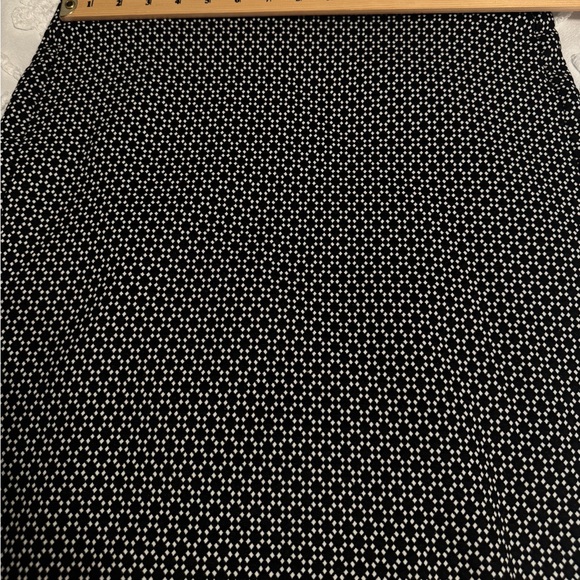 Elle Black and White Patterned pencil Women's Skirt - Picture 3 of 5